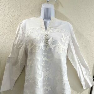 Elegant White Floral Embroidered Women's Top